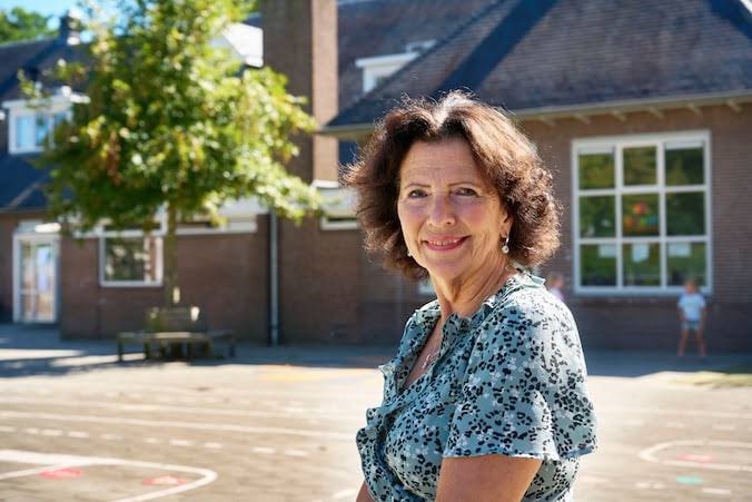 roaldcs's tweet photo. Mij werd gevraagd:

“Waarom bent je zo’n uitgesproken tegenstander van socialisme en collectivisme?”

“Dat is allemaal de schuld van een juf die ik op de basisschool had.”

“Probeerde zij je soms socialistische en collectivistische ideeën bij te brengen?”

“Nee. Ze leerde me lezen.”

#JorgeLuisBorges