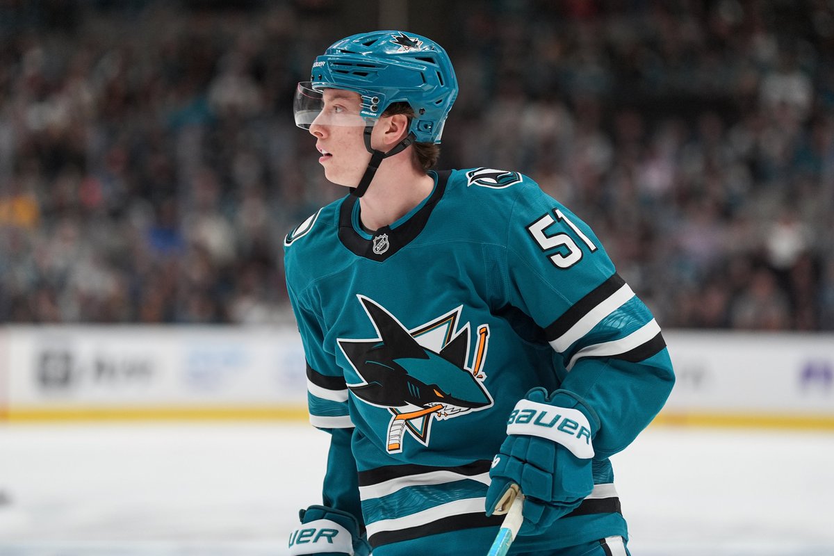 SanJoseSharks's tweet photo. 5️⃣1️⃣ days until you're watching regular season Sharks hockey. https://t.co/3ih8U1pbjw