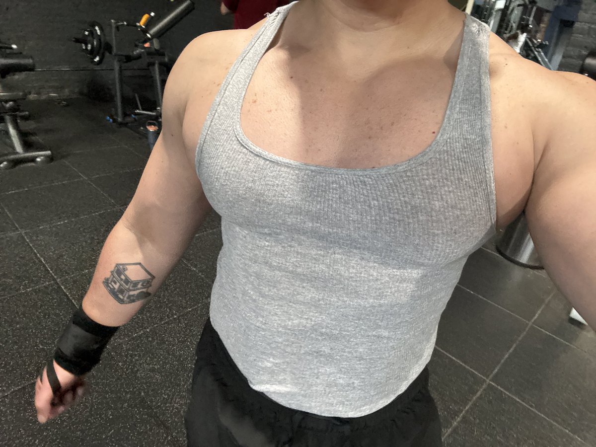 chestgoescrazy's tweet photo. #chest #pecs #gay #gym #muscles https://t.co/otzIG0XORZ