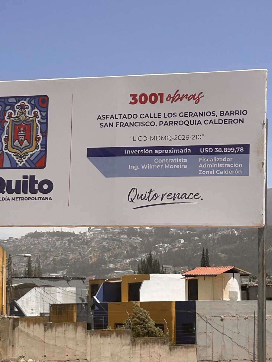 AVeeduria2's tweet photo. NOS ROBAN EN LA CARA.!!
La bajada del barrio “San Francisco” por la Etapa E de Carapungo.
La calle hace más de 10 años hecho pedazos, hace unos meses fueron unos obreros a tapar los huecos de la calle y ahí quedó.
Hoy leo q eso ha sido parte de las #3001 Obras.
$ 38Mil dólares.?? https://t.co/N4rRN0bdPD