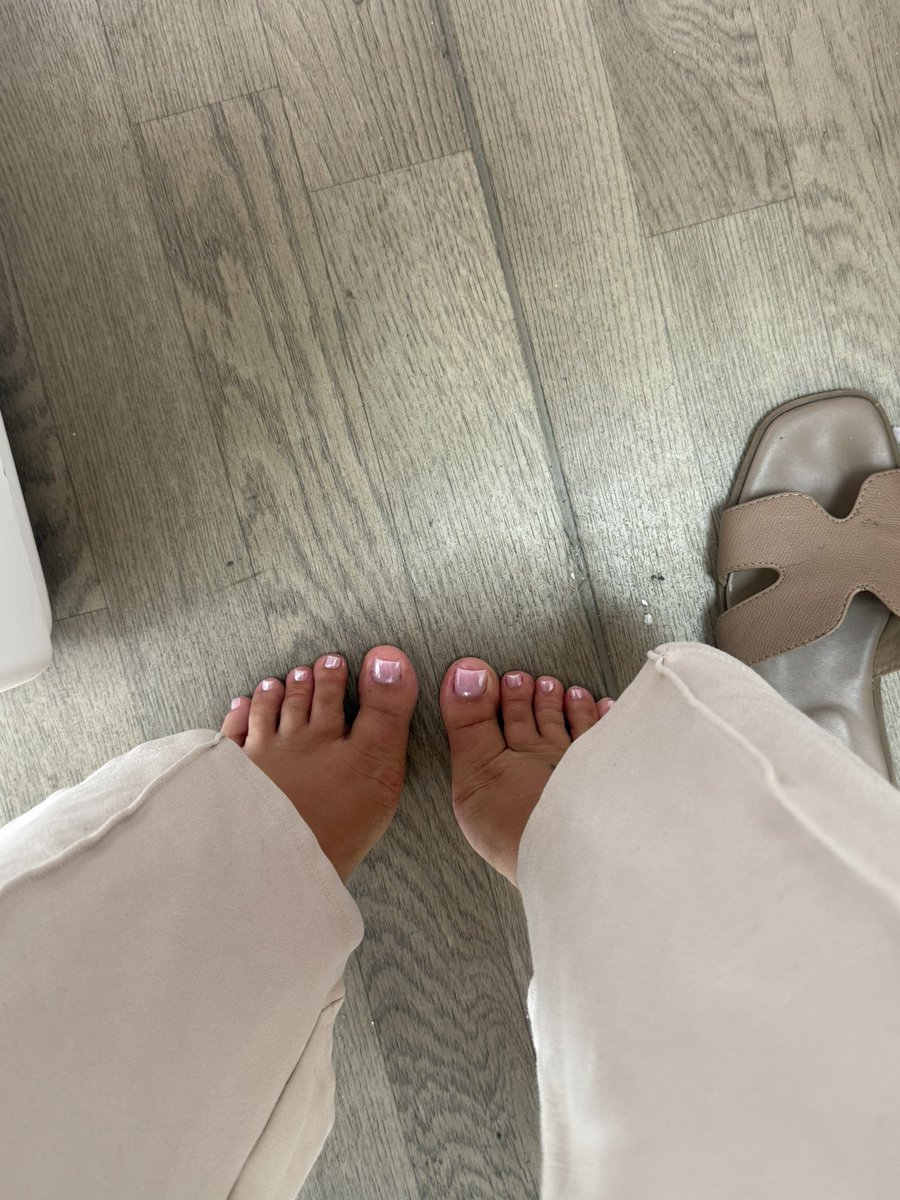 Kaytomox's tweet photo. Whoโs reimbursing me??
#feet #footworship #manipedi
https://t.co/9IHVGGGWfh https://t.co/6dMDuII5Qd