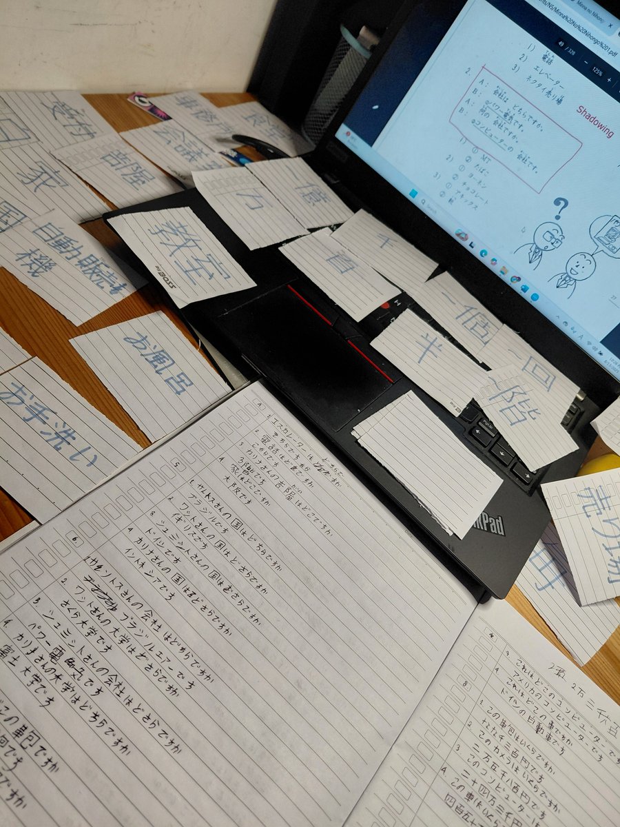 pengincumlaude's tweet photo. Day 3 belajar ๆฅๆฌ่ช dari awal biar ga melongo pas sampe sana tahun depan
TELAT DIKIT SOALNYA KEASIKAN NGEGAME๐๐๐๐ vocab makin banyak, yg bikin pusing sebenernya ide dari diri sendiri buat bikin flashcard semua kanji, bukan kanji n5 doang WKWKWK. But well๐ค https://t.co/XAoBS5F9JJ