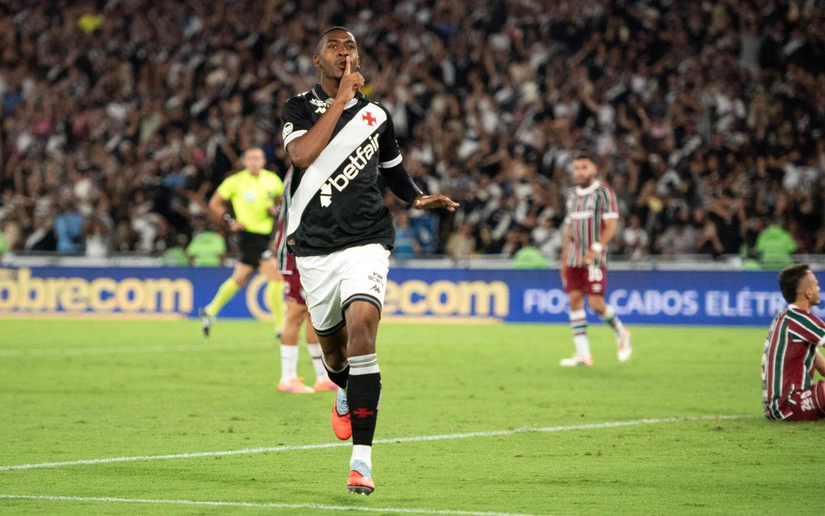 midiavascaina's tweet photo. Lembrando a quem reclama do sorteio, que o Vasco só não pegou um clássico carioca também PORQUE TODOS OS RIVAIS DA CIDADE JÁ FORAM ELIMINADOS. 

Uma pena, diga-se de passagem.

Afinal, todos eles, na última vez em que enfrentaram o Gigante nessa competição, sucumbiram. https://t.co/gI3OBBvXfU
