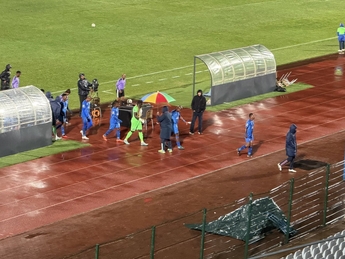 Velile_Mnyandu's tweet photo. HT: @ChippaUnitedFC 1-0 @RichardsBayFC_
Mlotshwa’s goal the difference here eDobsie. Azola Matrose has found his rhythm, long may it continue!
#SABCSport411 | #PSL30 https://t.co/pjeHuvcDix