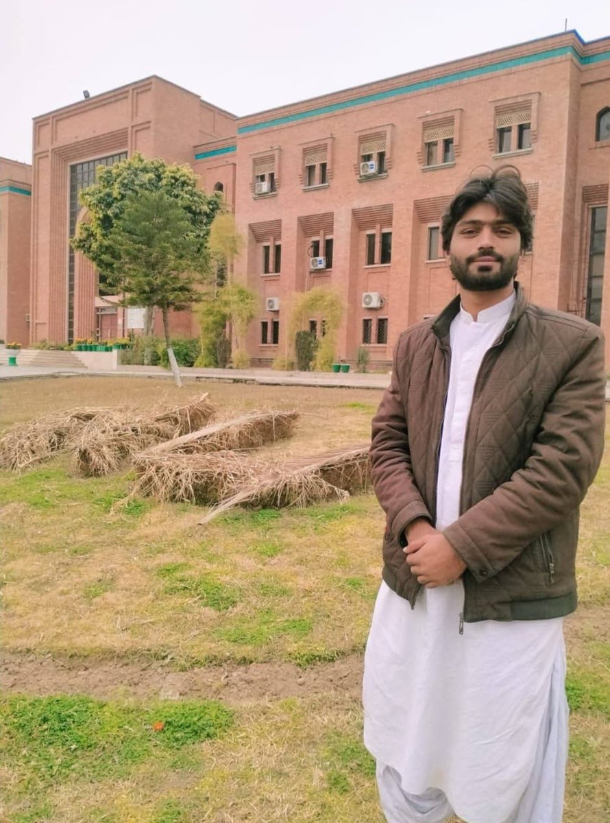 Sara_Baloch88's tweet photo. آج میرےبھائی کولاپتہ ہوئےپوراایک مہینہ ہوگیاہے۔ 💔
ایک مہینہ…نہ کوئی خبر،نہ کوئی آواز،نہ کوئی جواب۔گھروہی ہے،لوگ وہی ہیں،مگربھائی کےبغیر سب کچھ ادھورالگتا ہے۔ہردن امیدکےساتھ گزرتاہے کہ شایدآج آصف واپس آجائیں…مگرایک مہینہ گزر گیا،انتظارختم نہیں ہوا۔
#ReleaseAsifBaloch https://t.co/rNAAN7eBXO