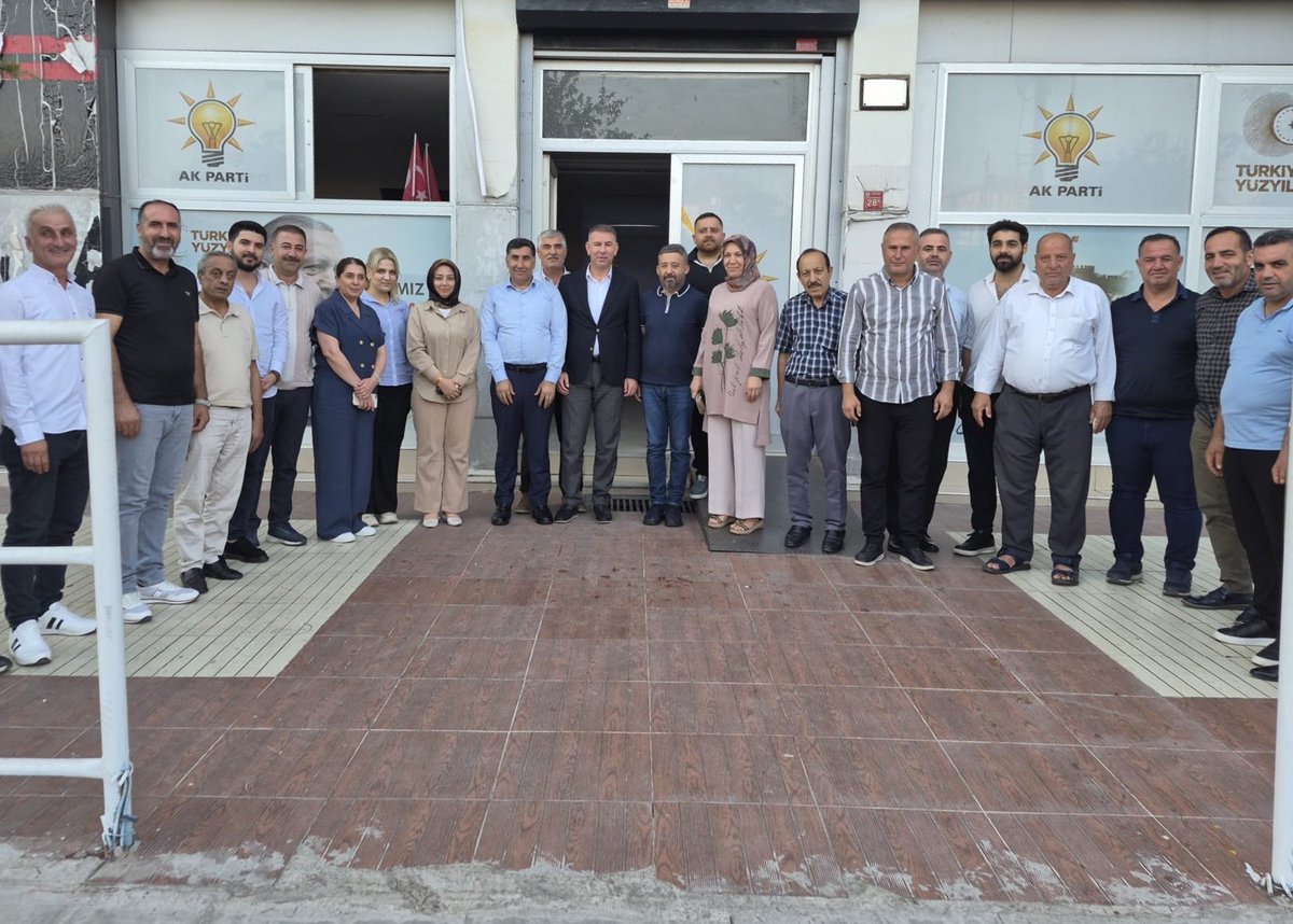 akyenisehir021's tweet photo. İl Teşkilat Başkanımız sn.@davutyildiz21, İlçe Başkanımız sn.@karahanender1 ve teşkilatımızla bir araya gelerek teşkilat çalışmaları hakkında istişare ve değerlendirmelerde bulundular.

Güçlü teşkilat, güçlü Türkiye hedefi doğrultusunda çalışmalarımızı kararlılıkla sürdürüyoruz. https://t.co/y45wmkYNWV