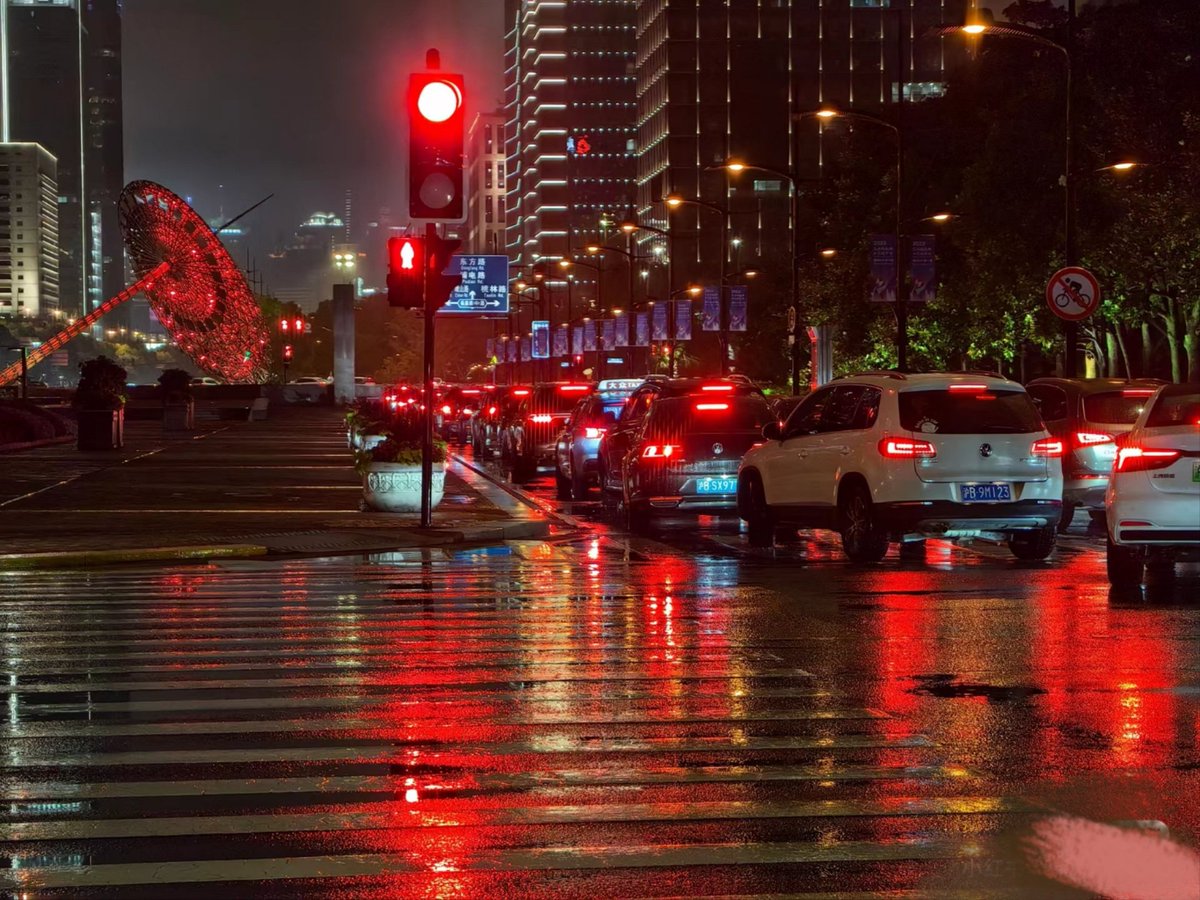 Angela177158's tweet photo. Random city moment  Light hits the wet sidewalk, a bike rolls by—small joys I almost missed today. https://t.co/GRpfwhDFV2