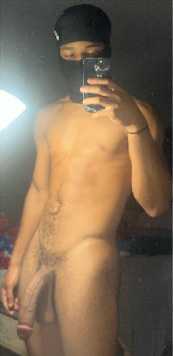 Who_is_ND's tweet photo. Can i break into your house &amp; stay over?🥷🏽🍆

#Bigdick 
#black 
#roleplay
#bbc https://t.co/aY8BVvljPn