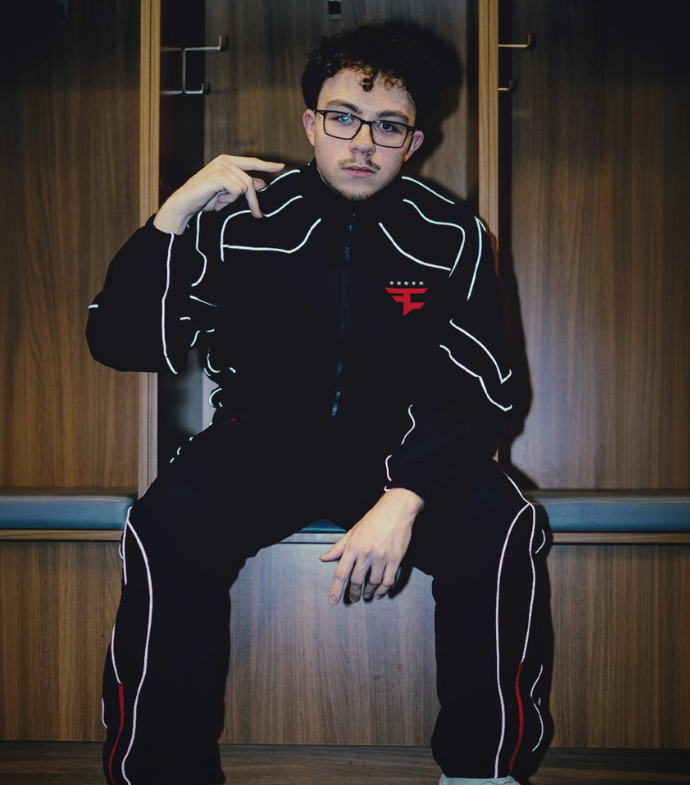 Ozzny_CS2's tweet photo. OFFICIAL: Neityu JOINS FaZe ‼️

No longer a stand-in... W or L move? https://t.co/NzITjxsKOw