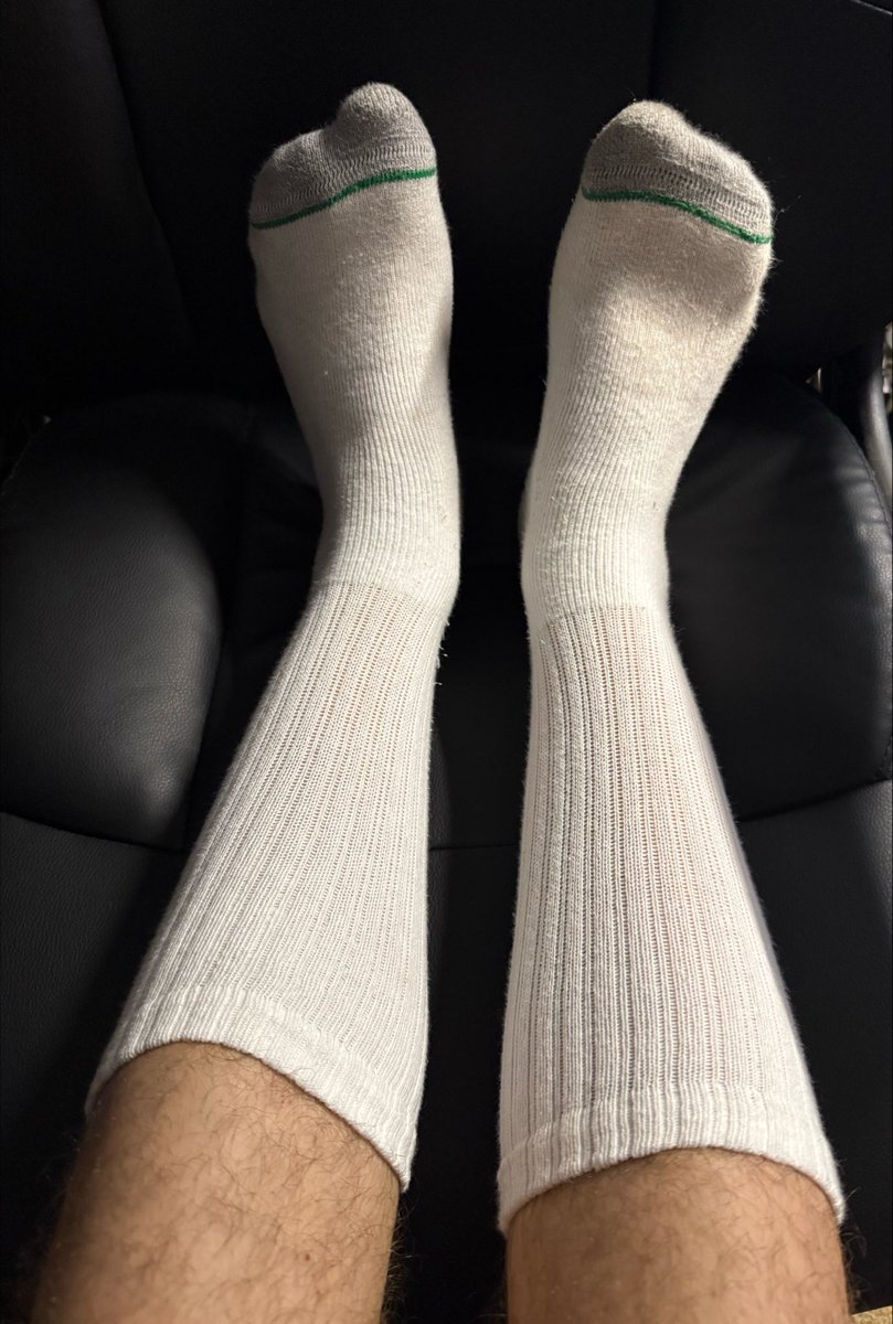 popemalone08's tweet photo. Socks core https://t.co/KmRnaFZ3iA