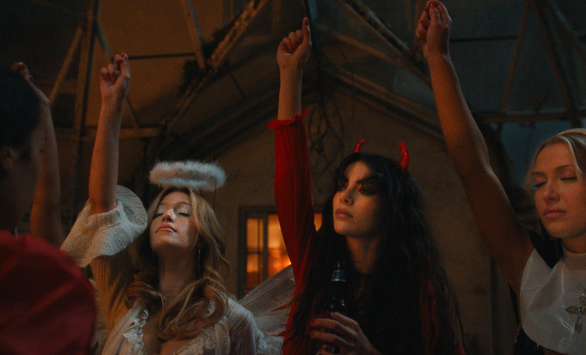 thebodynetflix's tweet photo. Quinn Shephard teases what to expect from ‘THE BODY’ via Netflix Tudum:

“Tonally, I would describe the show as gritty camp. It’s a raunchy teen psychodrama with a dash of Catholic horror.”

The series explores girlhood, identity, belief and the desire to be loved. #TheBody https://t.co/r1OlQ8Aw42