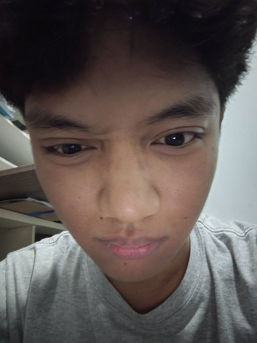 bumi_segitiga's tweet photo. abis cukur kumis... https://t.co/okHP6gUNsE