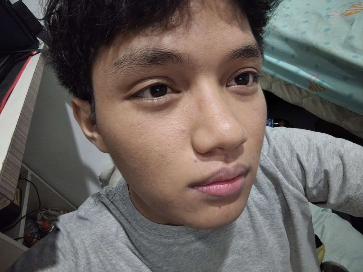 bumi_segitiga's tweet photo. abis cukur kumis... https://t.co/okHP6gUNsE