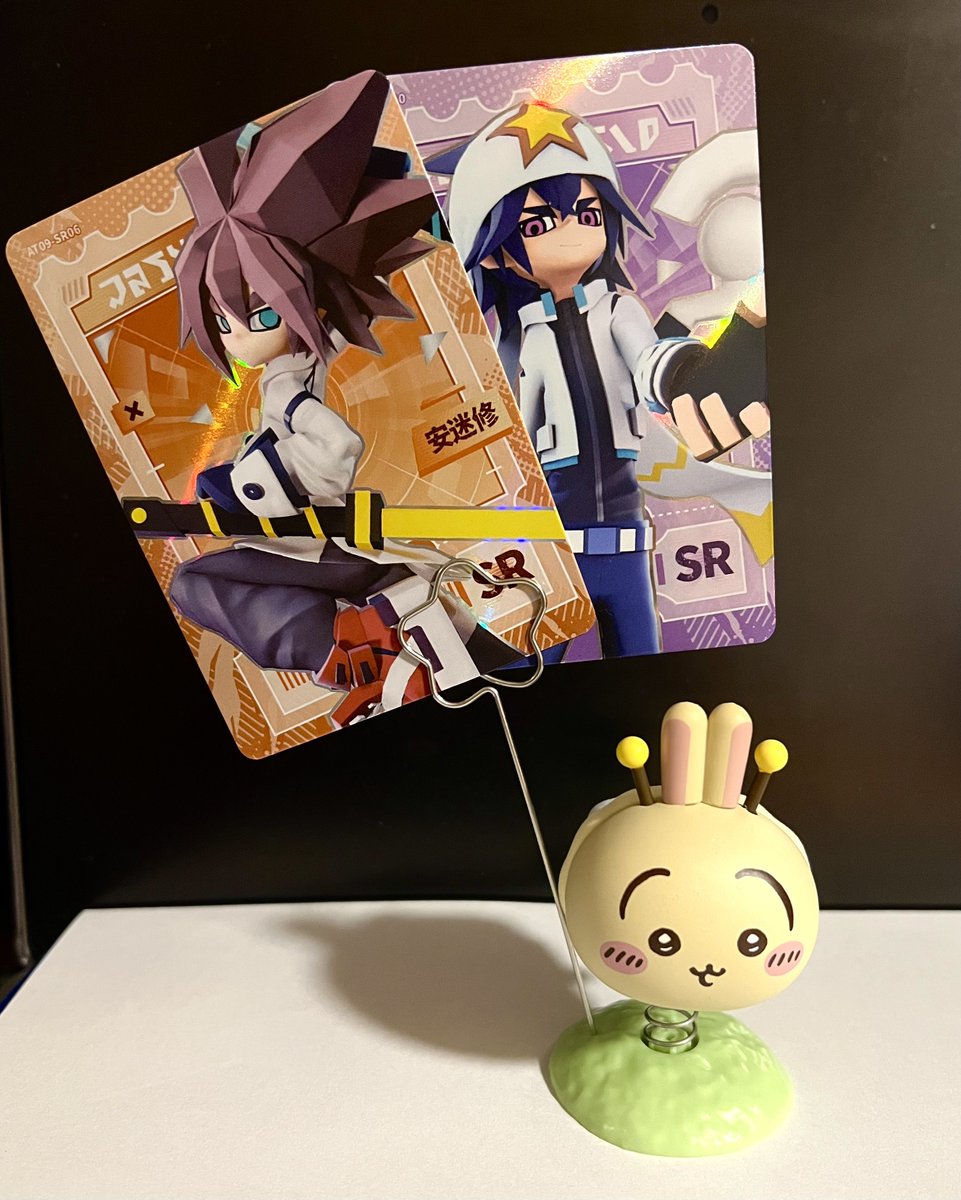 Guuudevening's tweet photo. Woah little usagi what are you holding there https://t.co/Hh0Fa4gPnC