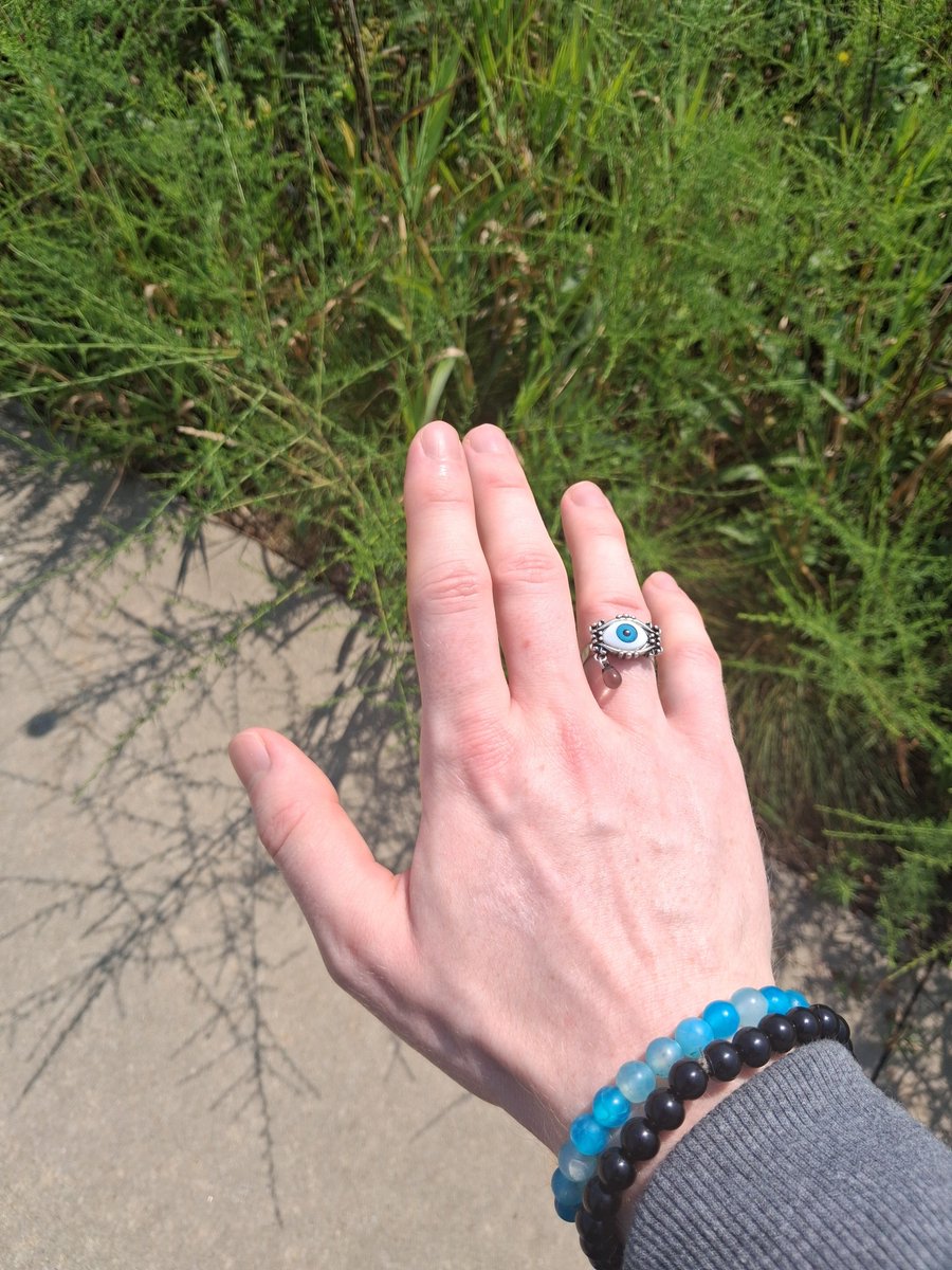 The_WashedFrogg's tweet photo. Better look at the ring from earlier, It's one of my favs https://t.co/VspfocEz0y