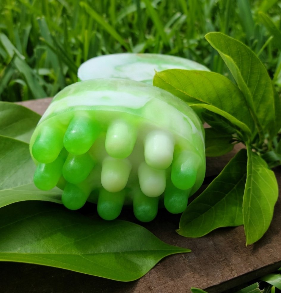 Selphfskincare's tweet photo. Transformation Tuesday! 🌿✨

​Selphf turns 7 in just 8 days! Looking back at our original prototype vs. today’s fully grown-up Release Massage Bar

​Formulated to melt away tension, ease sore muscles, and bring the spa to your shower 💆🏽‍♀️

​#TransformationTuesday #Selphf #SelfCare https://t.co/XdsxBaejr2