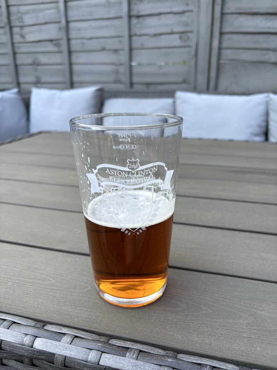 gdormer7's tweet photo. @andynwoodard 19:37 UK time, 22 degrees and sitting outside. Not been bitten all summer. Is it too late to turn back! https://t.co/dnk9ckeKKh