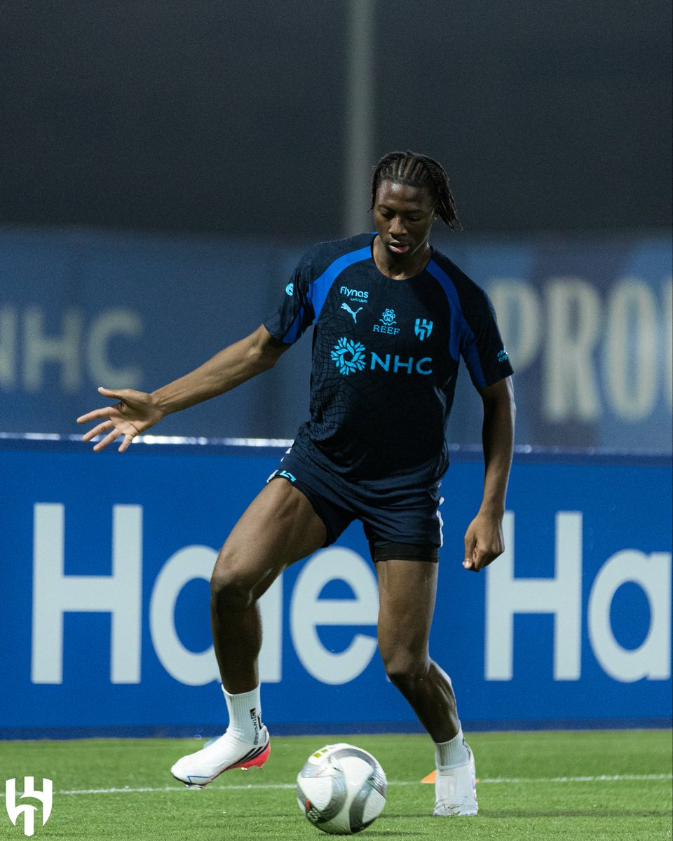 Alhilal_EN's tweet photo. Relentless efforts 🔝💙 https://t.co/uNKYYs7sVS