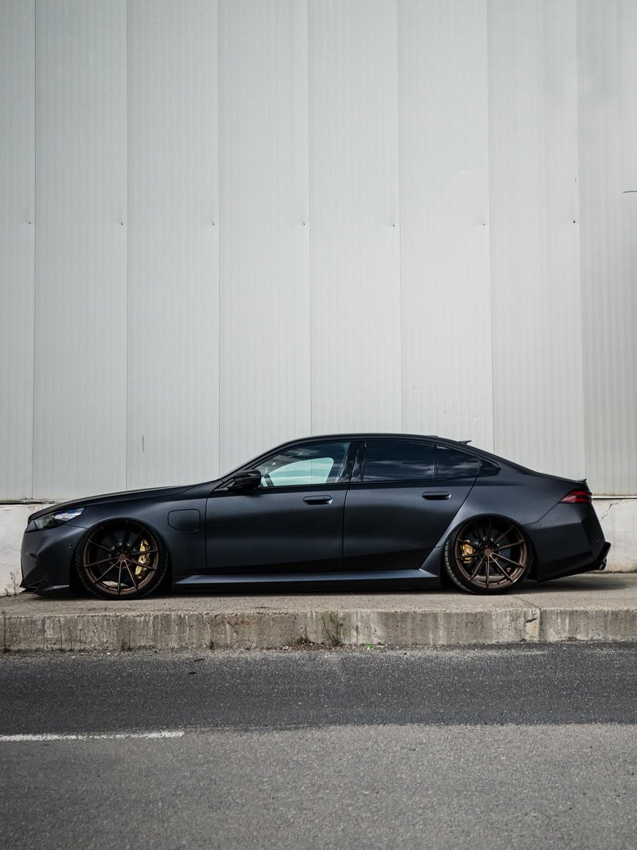 ZyroCar's tweet photo. BMW M5 Sedan (G90) 🖤 https://t.co/XoQ0nKXKaC