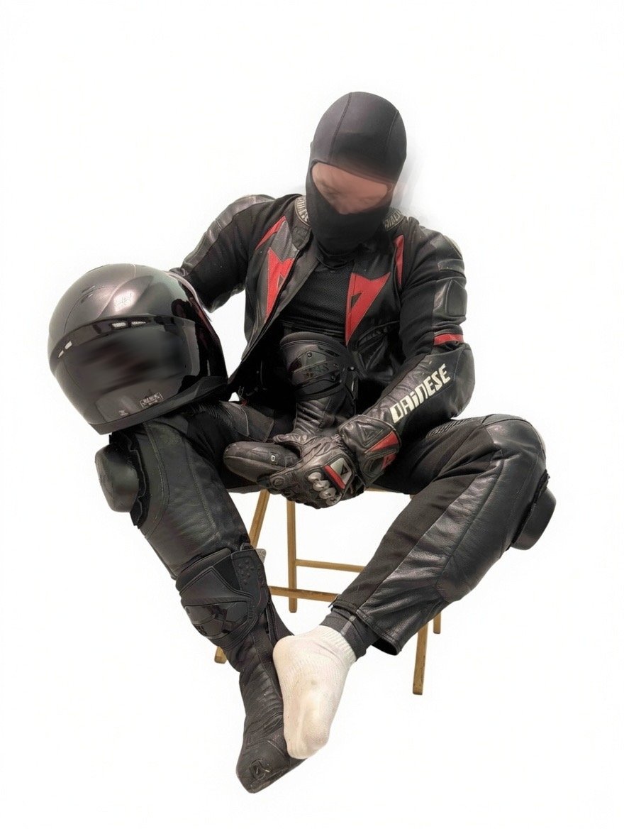 AlexLo071282627's tweet photo. #Biker
#MotoStyle
#Fetish #Dainese https://t.co/y9KRe02wiI
