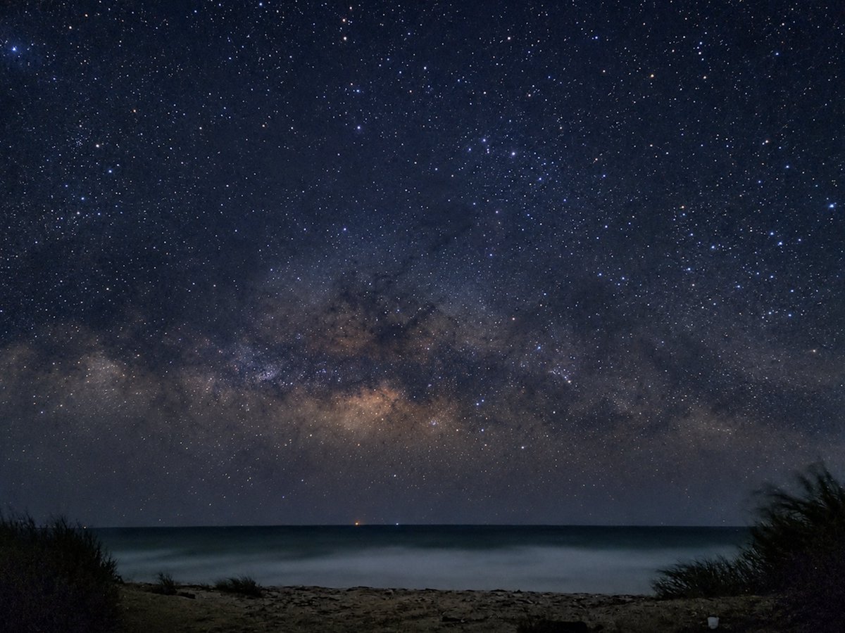 Aztamami's tweet photo. بين سكون البحر واتساع المجرّة، كانت الليلة أكبر من أن توصف🌌 https://t.co/emoketiKtl