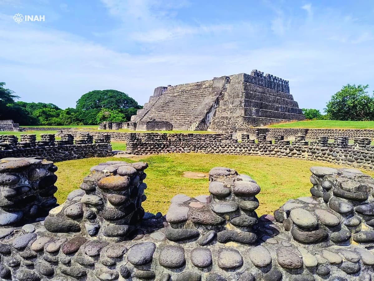 INAHmx's tweet photo. En la costa central de Veracruz, Cempoala se desarrolló como uno de los principales asentamientos de la región durante el Posclásico tardío (900-1521 d.C.).

Te invitamos a descubrir más en nuestra #FotoDelDía: https://t.co/hmxc1BfC40

📸 Gabriela Berumen, INAH. https://t.co/lkQHyAm64g