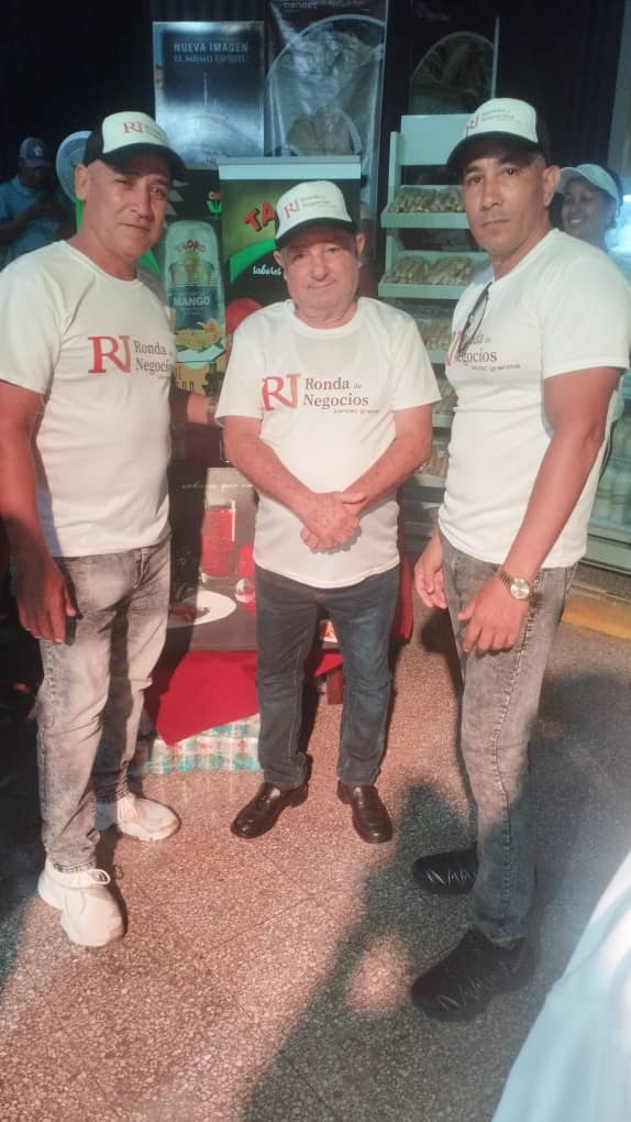 lisreyna91's tweet photo. Participaron directores de sucursales 7601 y 7611 de Bandec en feria tecnológica  provincial promoviendo los servicios y los pagos digitales de empresas como Conserva y Vegetales de Granma , Empresas Pesqueras y Mipymes como horizontes del Guacanayabo. https://t.co/wKjpwXzk2D
