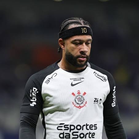 Thtipsofc7's tweet photo. 🚨 IMPORTANTE! 

MEMPHIS DEPAY NÃO JOGARÁ MAIS PELO CORINTHIANS. 

A diretoria do clube paulista optou pela não renovação do contrato do atacante.

A qualquer momento um anúncio oficial será feito.

🗞️ @povotime1910 https://t.co/3EUugY9J7F