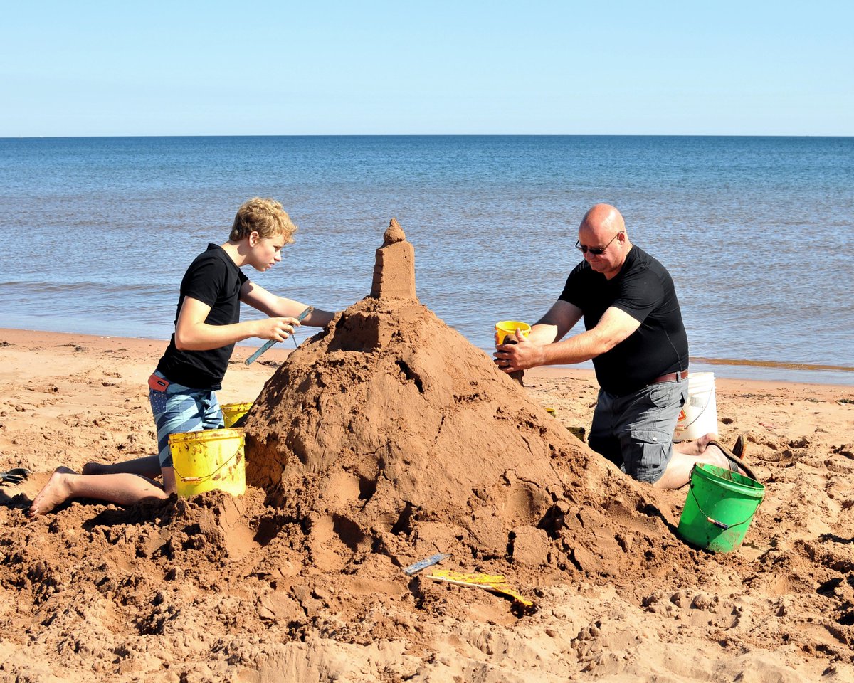 We_Love_Earth's tweet photo. @AALordson @TheBlackPilgrim @xonphused Look at this image carefully.

Who is responsible for looking for energy to repair and maintain the form of this sandcastle when it gets eroded by wind or water? The castle is energy in low entropy state(structured energy).

Is it its creator(these guys) or the sandcastle?
..... https://t.co/GULnf4KW9e