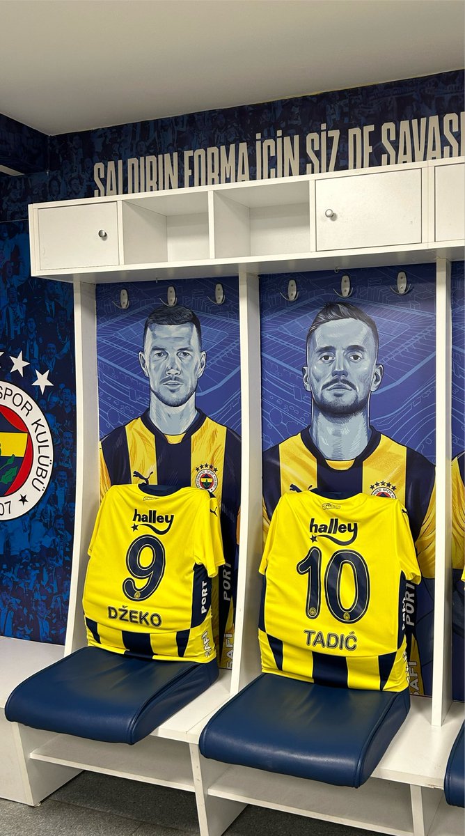 sarekeyhidar's tweet photo. @TekYolFener 😭😭💙💛 https://t.co/RSdtWgXzIn