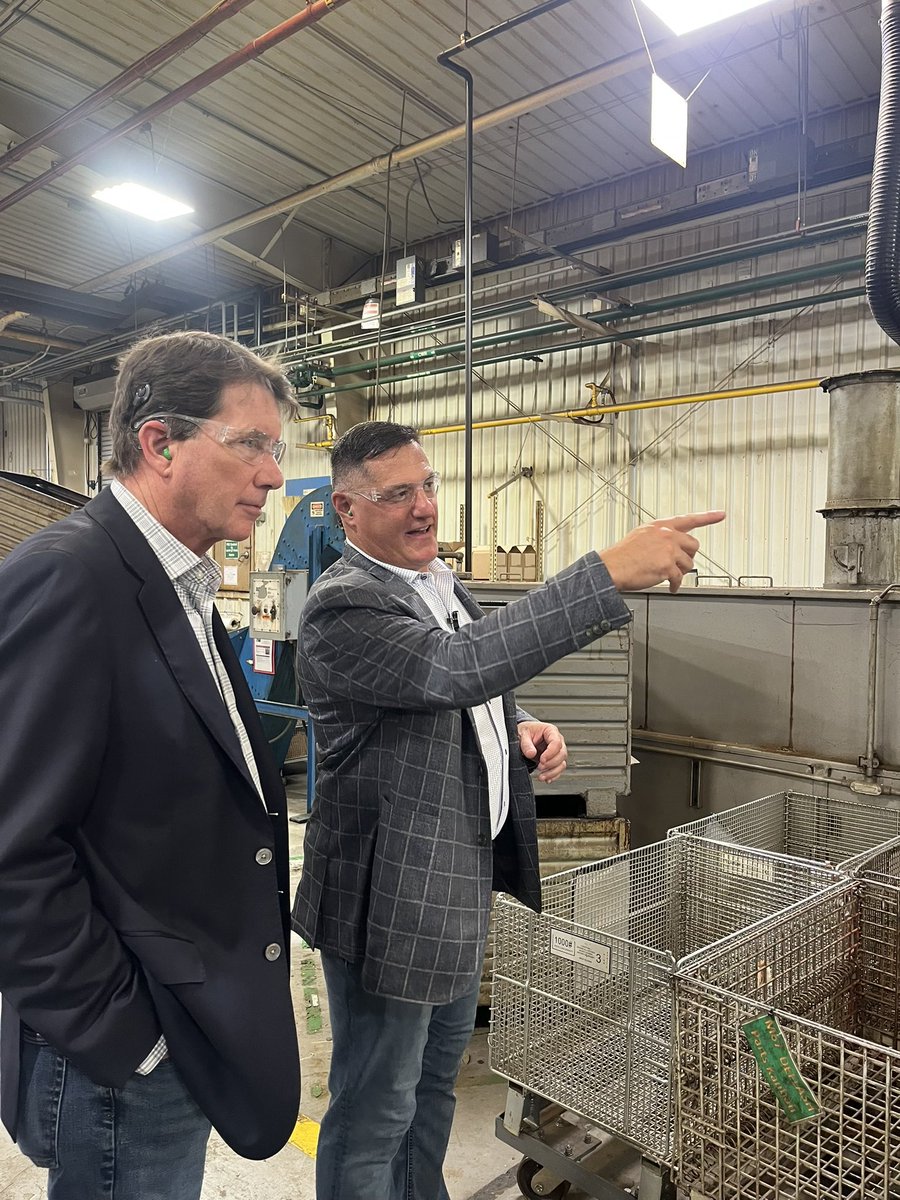 SenatorHagerty's tweet photo. Stop #2 on my sixth annual Economic Development Tour was the BWXT Ordnance Tennessee facility in Jonesborough.

BWXT plays a vital role in supporting America’s national security. 

Thank you, @BWXT, for having me and for your dedication to Tennessee innovation. https://t.co/h79jBmJ3KZ