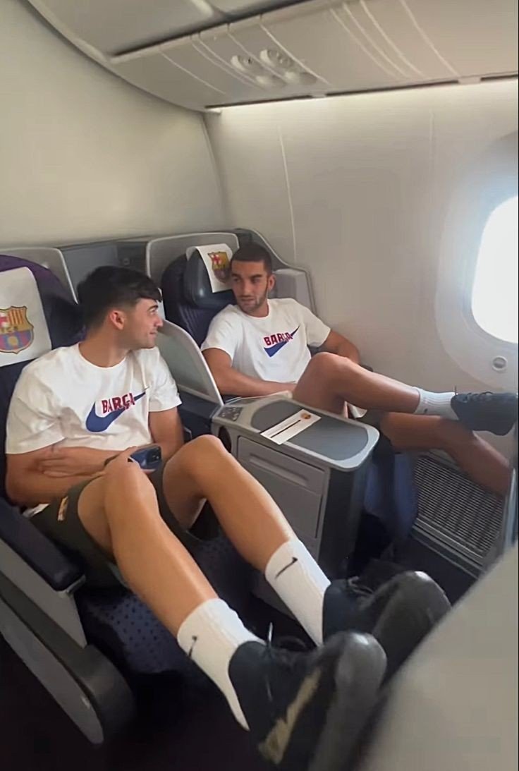 Rolfics_16's tweet photo. AU #Fedri #fedri Social Media

Donde Pedri Gonzalez y Ferran Torres son una pareja estable hasta que el valenciano pone rumbo a París durante 5 años

Ahora, con la vuelta de Torres a Barcelona, los hijos de ambos de relaciones anteriores harán de cupidos para volver a ser familia https://t.co/sVykG7cDqZ