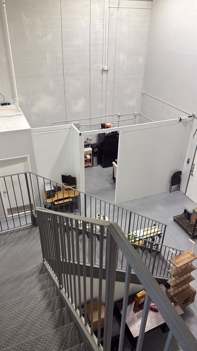Usacargo's tweet photo. Industrial Warehouse Space Available for Lease in Doral, FL! > Prime location near Miami International Airport with flexible layout options. Ideal for logistics, distribution, or light manufacturing.
​#DoralRealEstate #WarehouseForLease #CRE #MiamiCommercial #IndustrialSpace https://t.co/l55wq8QZy4