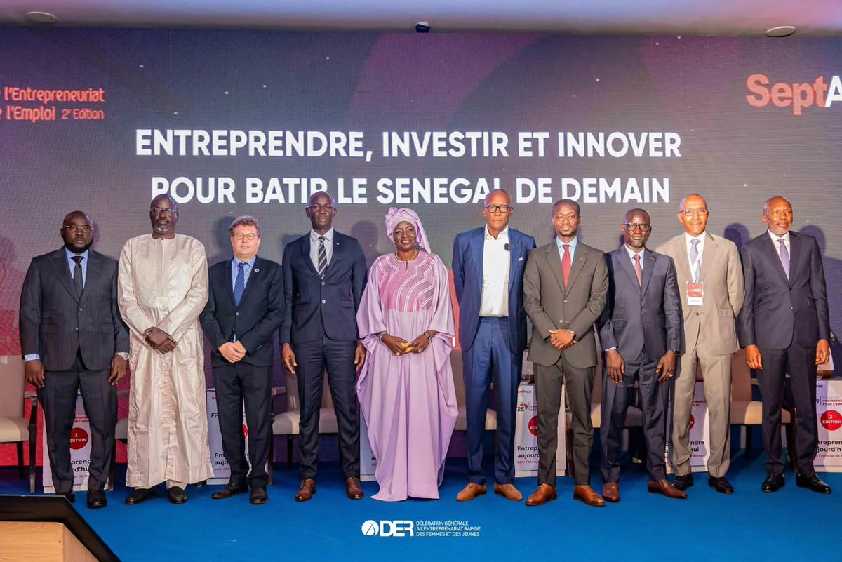 orangestartupst's tweet photo. Sonatel Factory au 2ᵉ Forum de l'Entrepreneuriat et de l'Emploi.
Mme Rokhaya Solange MBENGUE NDIR, directrice de la Startup Factory, a présenté notre approche pour faire grandir l'écosystème entrepreneurial sénégalais 🇸🇳
#StartUpFactory #Entrepreneuriat @NdirRokhaya https://t.co/bo1pcqCom0