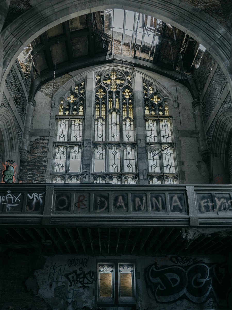 thewaronbeauty's tweet photo. Beauty did not just disappear by itself. 

Think about what else disappeared alongside it: religion, morality and shared values, family, and many other culture-building forces. 

Beauty is an outward sign of a society’s health and values. https://t.co/olhPA6HgVx