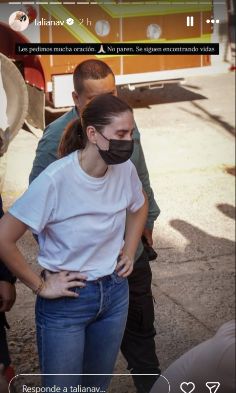 PaulinaSofiaTOV's tweet photo. La Primera Dama de Cali, no ha parado. Coordinando ayudas, apoyando a las familias, en oración, ahí en el lugar. Una reina, Taliana. https://t.co/CvRF01wZpN