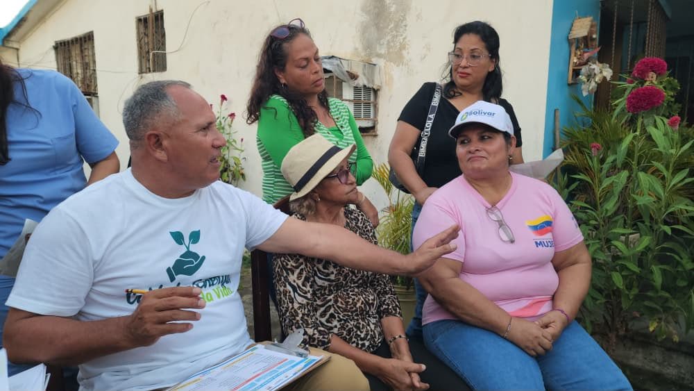NoticiaDinteres's tweet photo. En Ciudad Bolívar impulsan la cultura preventiva y el ahorro energético en Marhuanta

(Prensa Alcaldía A/O).– En el marco del compromiso por construir un futuro energético sostenible para los bolivarenses y todos los venezolanos, la Alcaldía del municipio Angostura del Orinoco https://t.co/LHcGDdo0MN