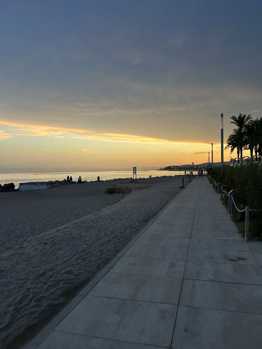 AnthonyEscalo's tweet photo. Evening all. 4,5 km halfway to go… https://t.co/Hu5BcEd6z3