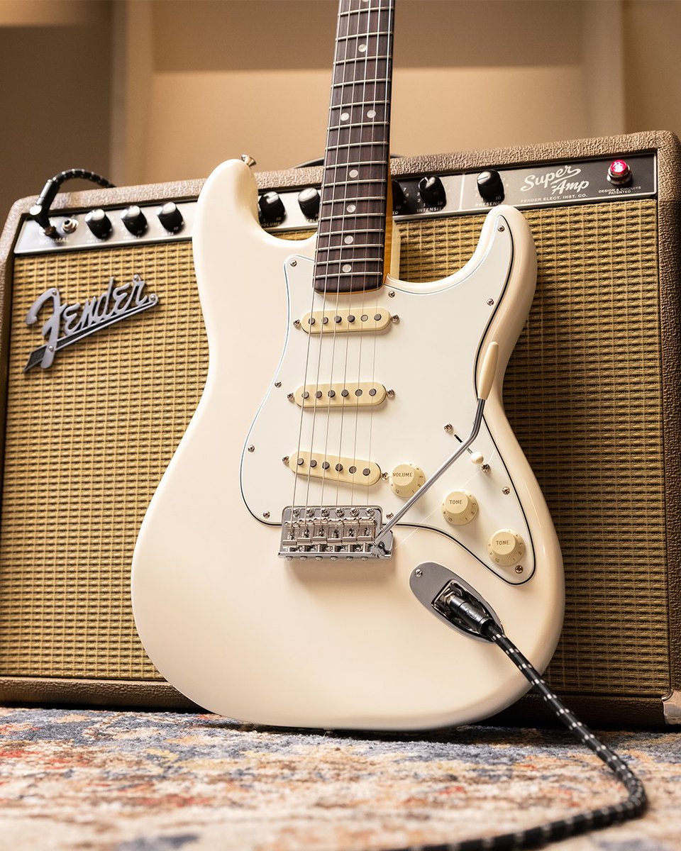 Fender's tweet photo. New American Vintage II Series Colors! Now available in Vintage Blonde, Surf Green, Candy Apple Red, Olympic White, 3-Color Sunburst and Prototype White. Start shopping: https://t.co/PQJgC1ciWf https://t.co/b9TmQiN1iS