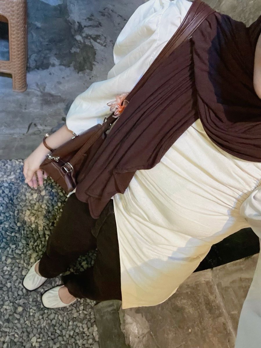 sunkissedauraaa's tweet photo. ketemu, ciuman, cuddle, kayak gtu aja bisa gasi? https://t.co/09wapxAkV8