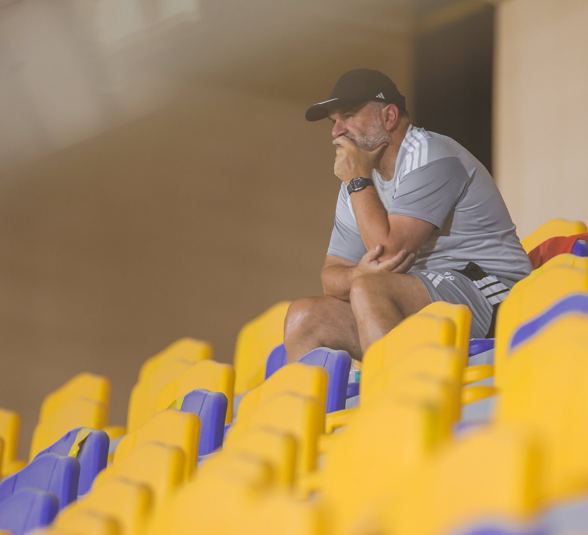 AlNassrFC's tweet photo. منـاورةٌ كرويـة .. تحت أنظـار آنج 💛 https://t.co/WlEgfaAbAU
