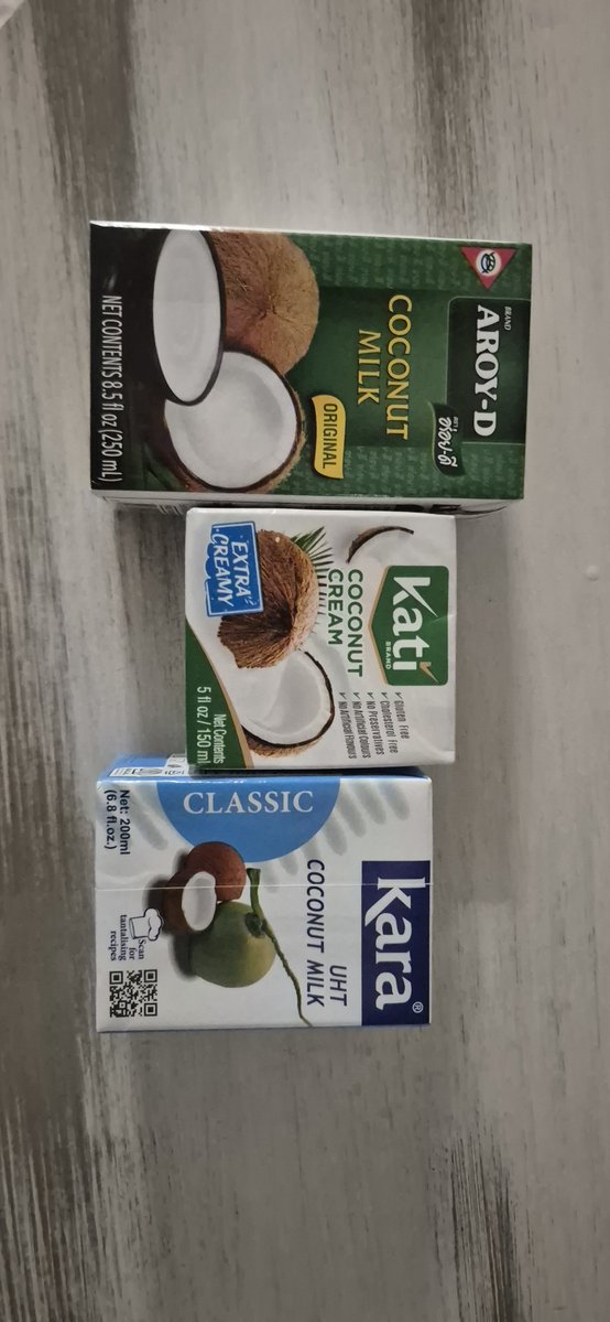 igldwigldw's tweet photo. Купил много фейкового молока на тест https://t.co/M5cCG90sAe