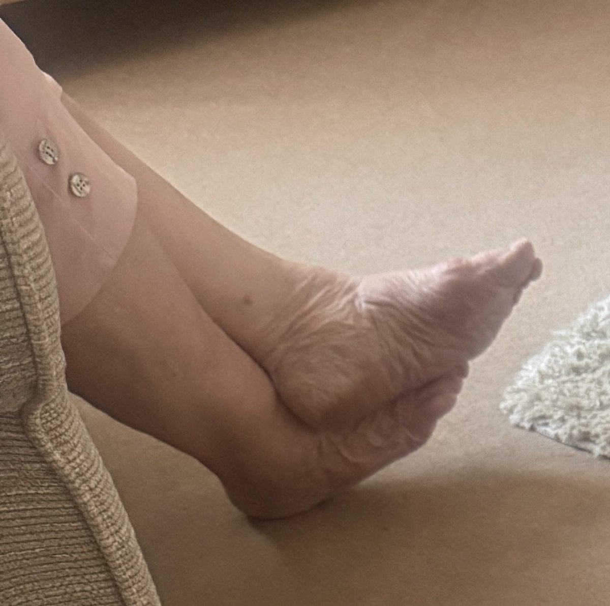 futuresolez's tweet photo. What do we think of granny feet? 🤤 https://t.co/Ao7joWJA5w