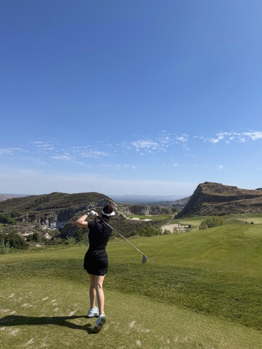 Calliope_AngelQ's tweet photo. A beautiful afternoon on the golf course with friends,It was my first time here, and this place truly surprised me in the best way. https://t.co/cQiNfRE3F4