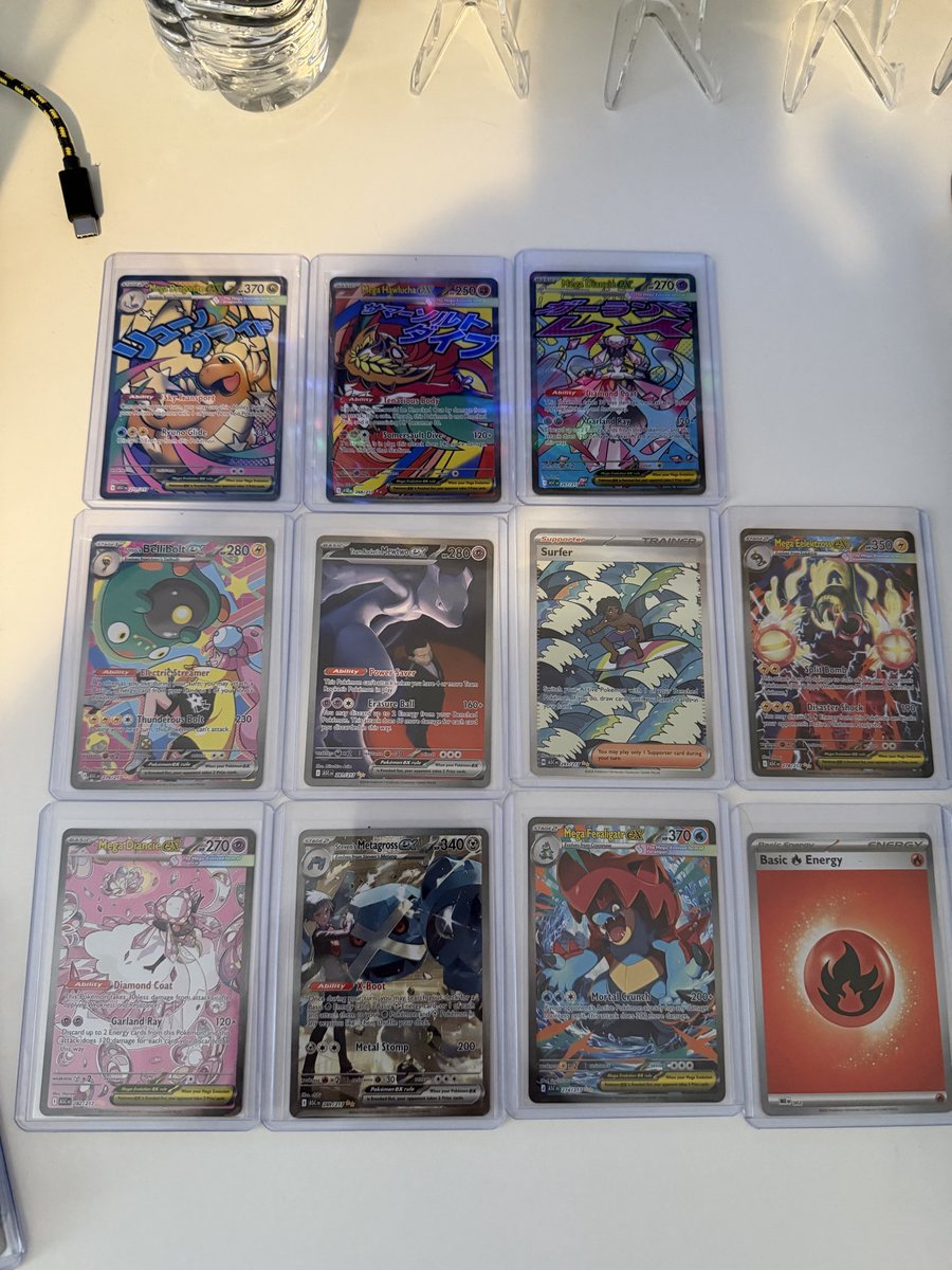 yeawnuki's tweet photo. Insane pull all in same day too #pokemon https://t.co/vMEaeYs27c