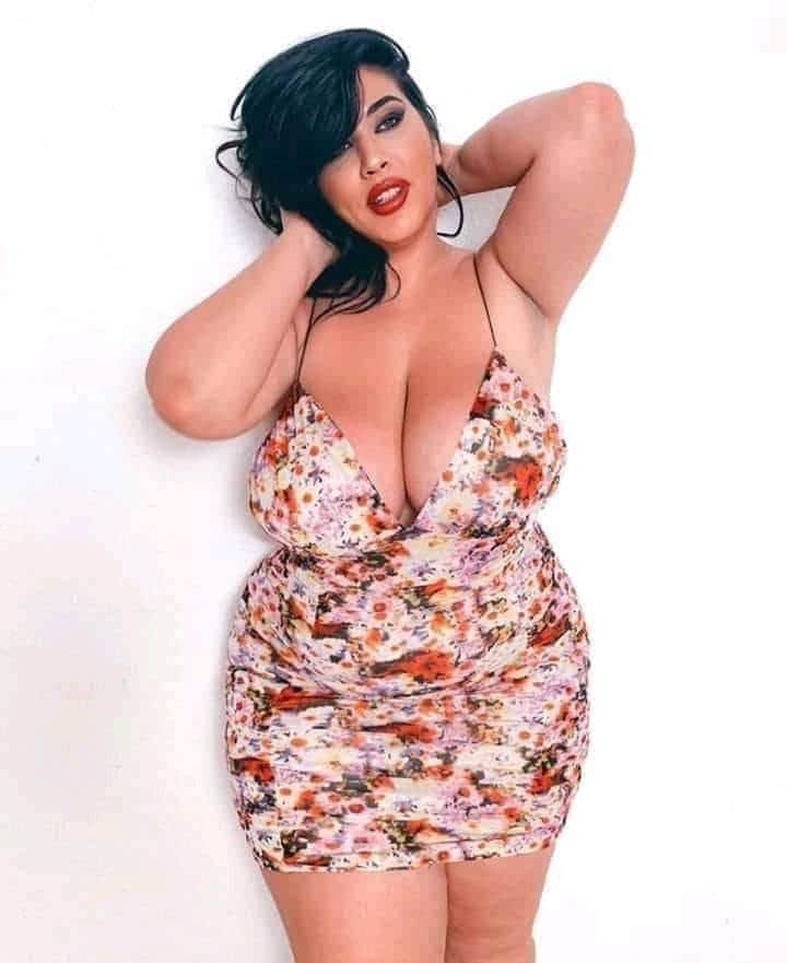 HunterMilfsss's tweet photo. مكنونة المحاسن فتنة
يجري في عروقك 
ماءُ الشبابِ

تدعوك مُهْجَتي إغراءا
فهذا لأني قشرة العشق  
وأنتِ اللُّبــاب

ولو كنت كهلا فأنا أمام
مفاتنك يافع وملقب
بـ أسد الشباب

@AAlnhar53141 
@gegexxn 
@Manar1982moh 
@julin121212 
@zzfdsdt https://t.co/QRpb2vXNz4