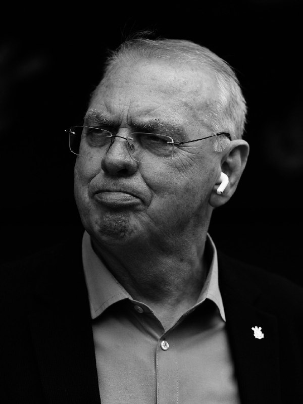 fielimprensayt's tweet photo. A diretoria do Corinthians exigiu a redução do salário pela metade, o Memphis aceitou.

A diretoria do Corinthians exigiu 2 anos de contrato, o Memphis aceitou.

A diretoria do Corinthians exigiu a redução dos bônus, o Memphis aceitou.

A diretoria do Corinthians exigiu a diluição da dívida ao longo do contrato, o Memphis aceitou.

A diretoria do Corinthians exigiu diversos exames atípicos, o Memphis aceitou.

A diretoria do Corinthians exigiu o congelamento da dívida, o Memphis aceitou.

A diretoria do Corinthians exigiu o "Ok" de parceiros comerciais, o Memphis aceitou.

A diretoria do Corinthians mentiu para Memphis Depay. Osmar Stabile mentiu para a torcida. Hoje é um dos capítulos mais tristes da última década do clube.