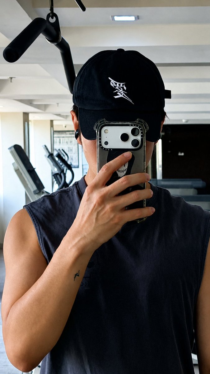 tkkwsn's tweet photo. Sou fã dos mais gostosos mesmo 😏🖤💙 https://t.co/fdFpan9Jgf