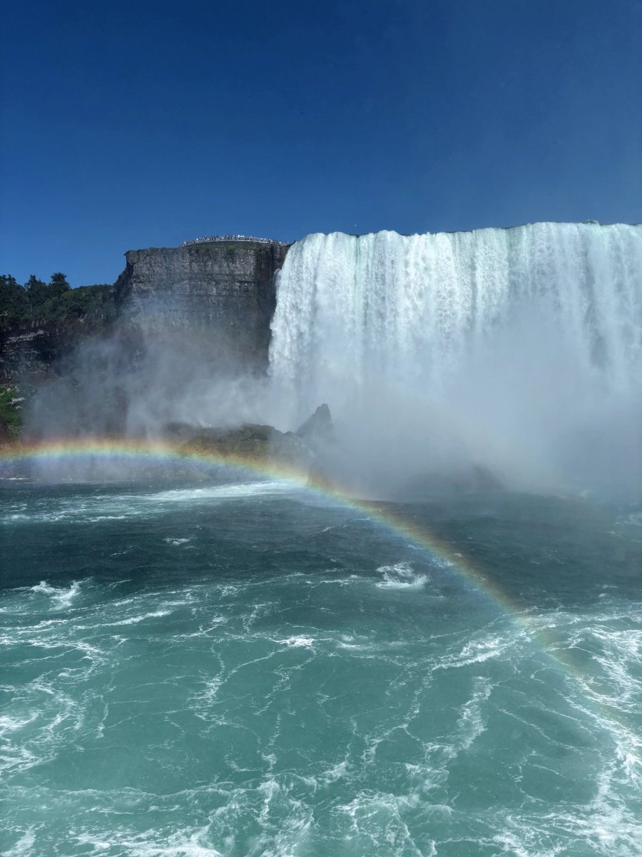 Moon_Kiss___'s tweet photo. Finding a rainbow at Niagara Falls. https://t.co/mdY1p80bvP