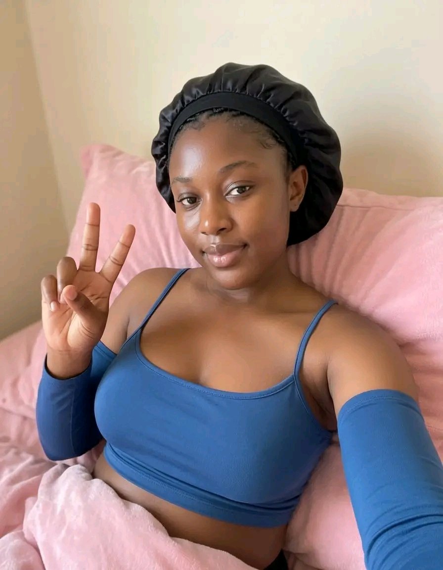 Oluchi38's tweet photo. Good evening, my people 💖🥰✌️

I hope today treated you well. If not, don’t worry… tomorrow is another chance to shine. 🌸✨

Keep your head up and stay positive. ❤️ https://t.co/Lkxxaas3qf